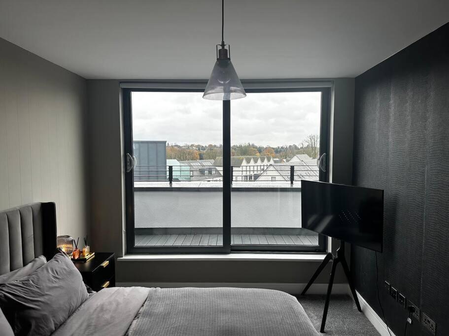 Luxury Penthouse Apartment Uxbridge Dış mekan fotoğraf